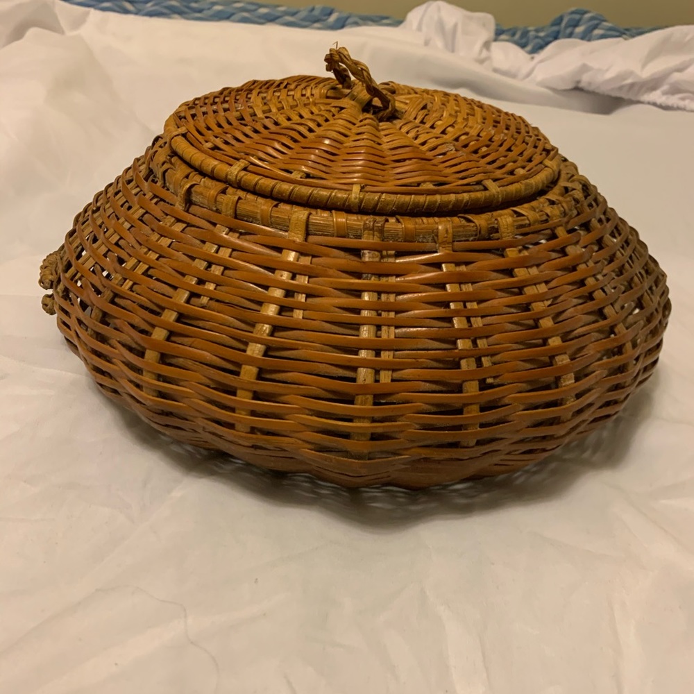 Brown Round Vintage wicker woven sewing basket